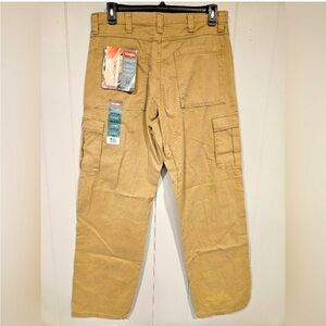 NWT Wrangler Straight-Leg Cargo Pants Men’s 34 x 34